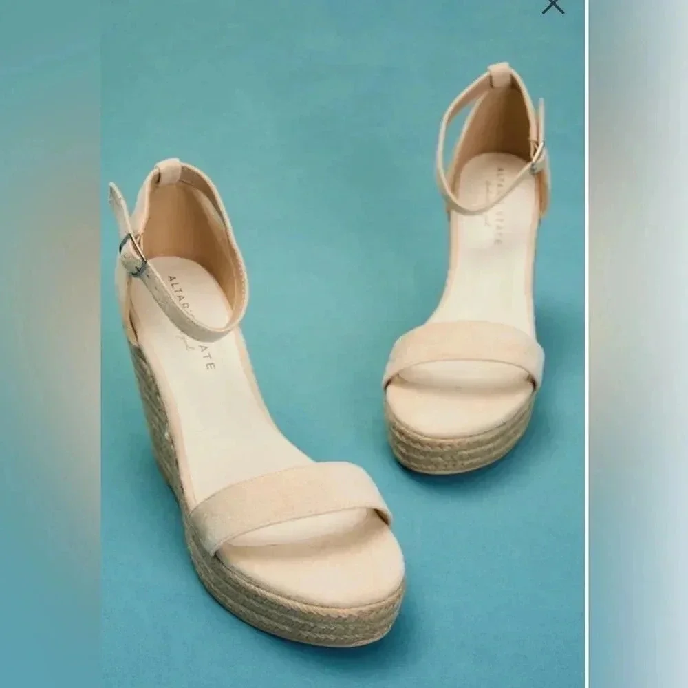 Altar'd State Raffia Wedges Neutral NWT